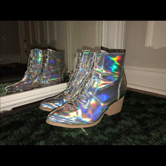 Y.R.U. Cosmic Aura Boots - Picture 5 of 5